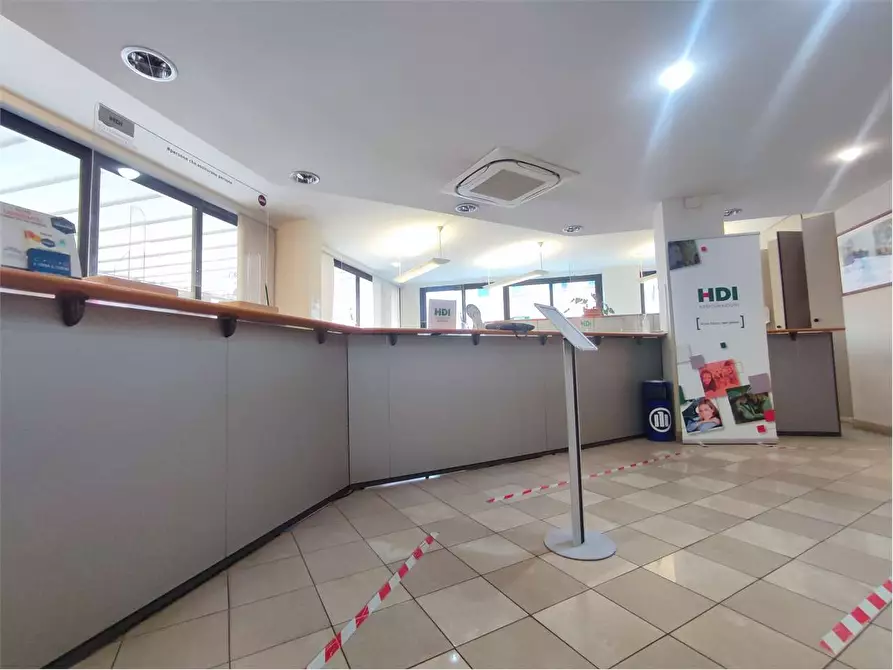 Immagine 14 di Ufficio in vendita  in Via Grande a Livorno