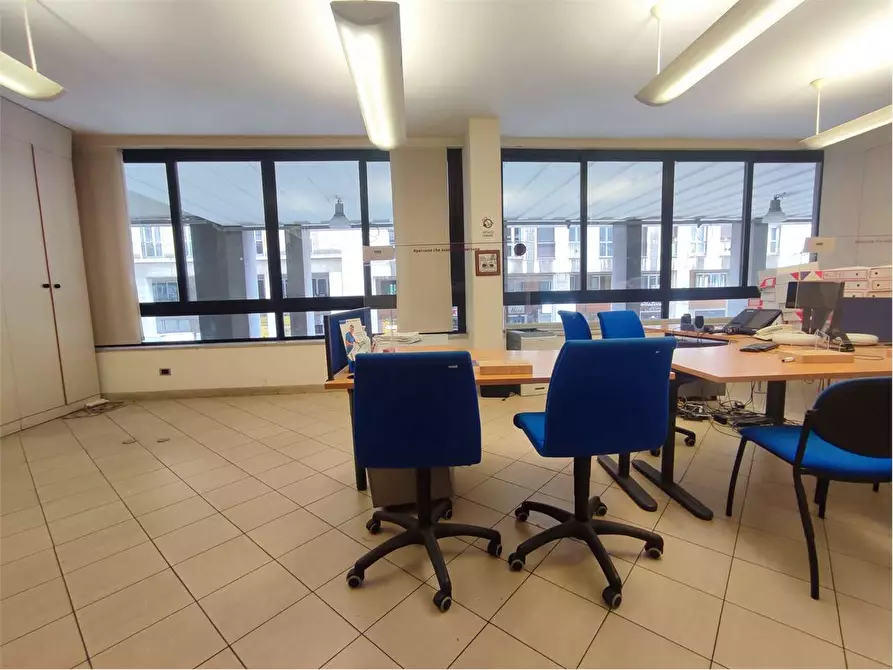 Immagine 8 di Ufficio in vendita  in Via Grande a Livorno