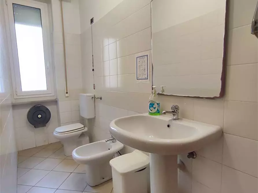 Immagine 20 di Ufficio in vendita  in Via Grande a Livorno