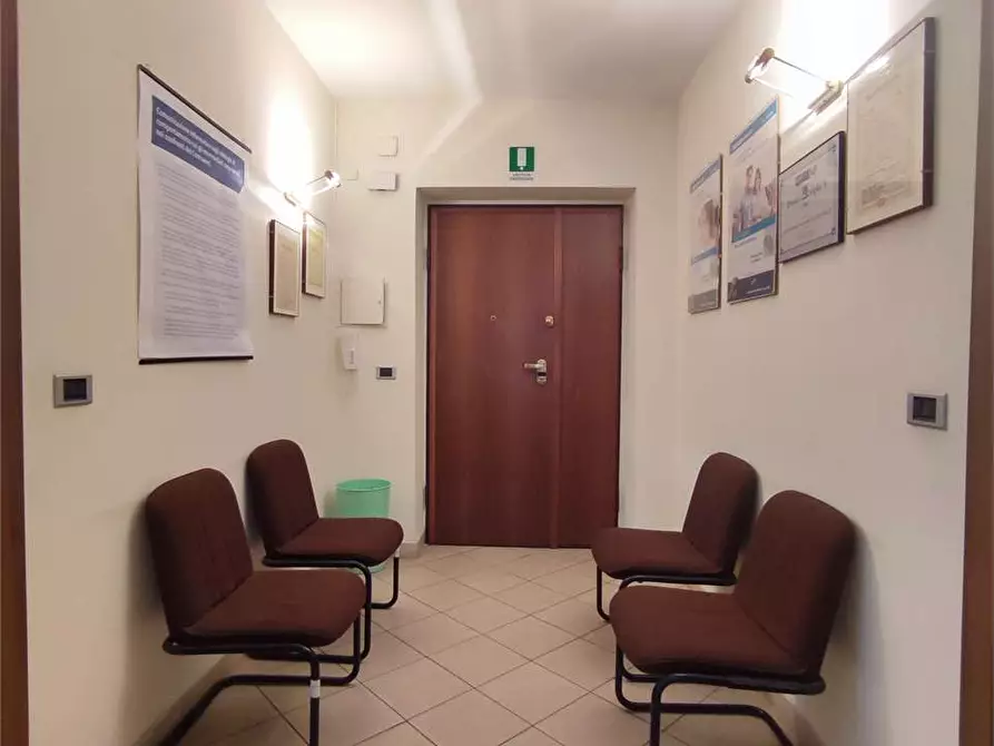 Immagine 22 di Ufficio in vendita  in Via Grande a Livorno