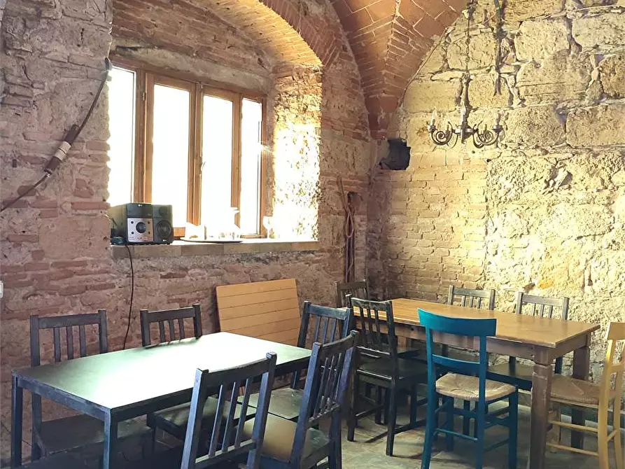 Immagine 3 di Negozio in affitto  in Via della Bastia  27 a Livorno