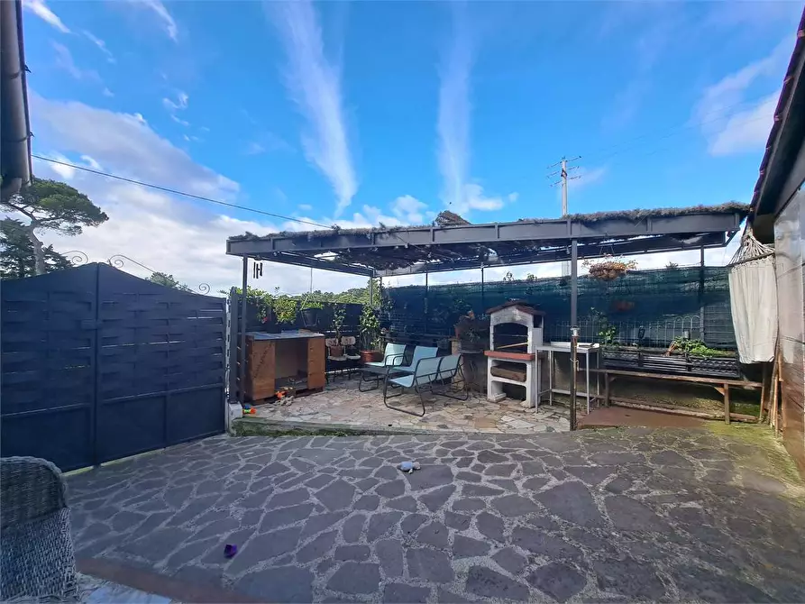 Immagine 13 di Villetta a schiera in vendita  in Via di quercianella  a Livorno