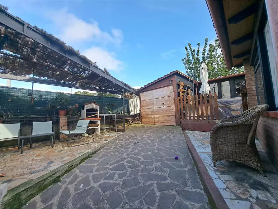 Immagine 14 di Villetta a schiera in vendita  in Via di quercianella  a Livorno