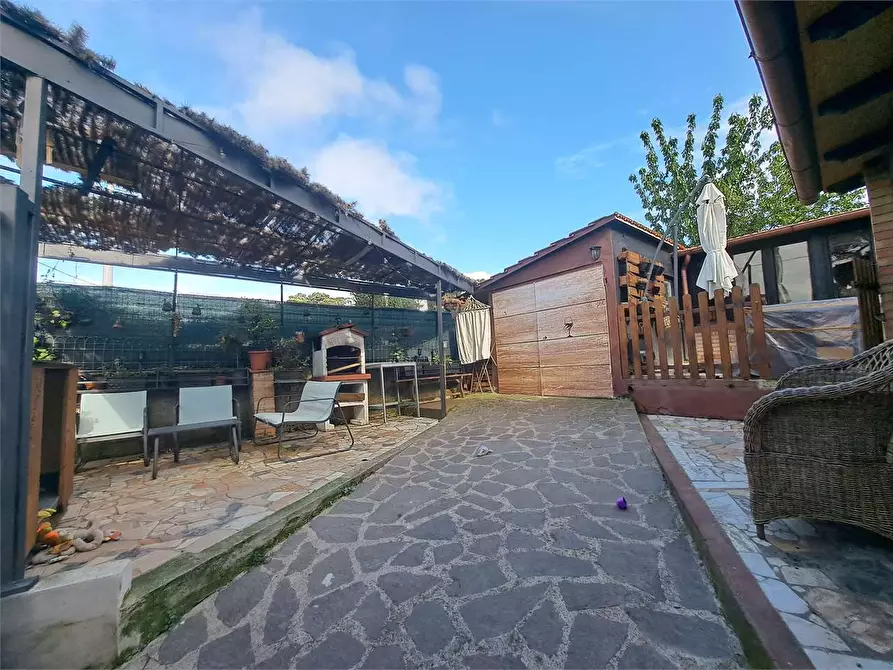 Immagine 15 di Villetta a schiera in vendita  in Via di quercianella  a Livorno