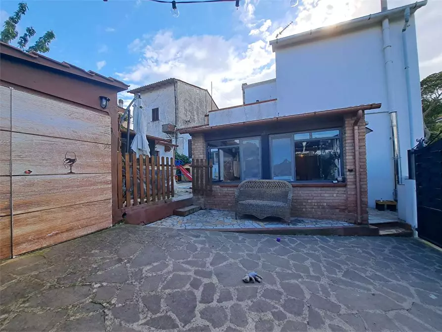 Immagine 17 di Villetta a schiera in vendita  in Via di quercianella  a Livorno