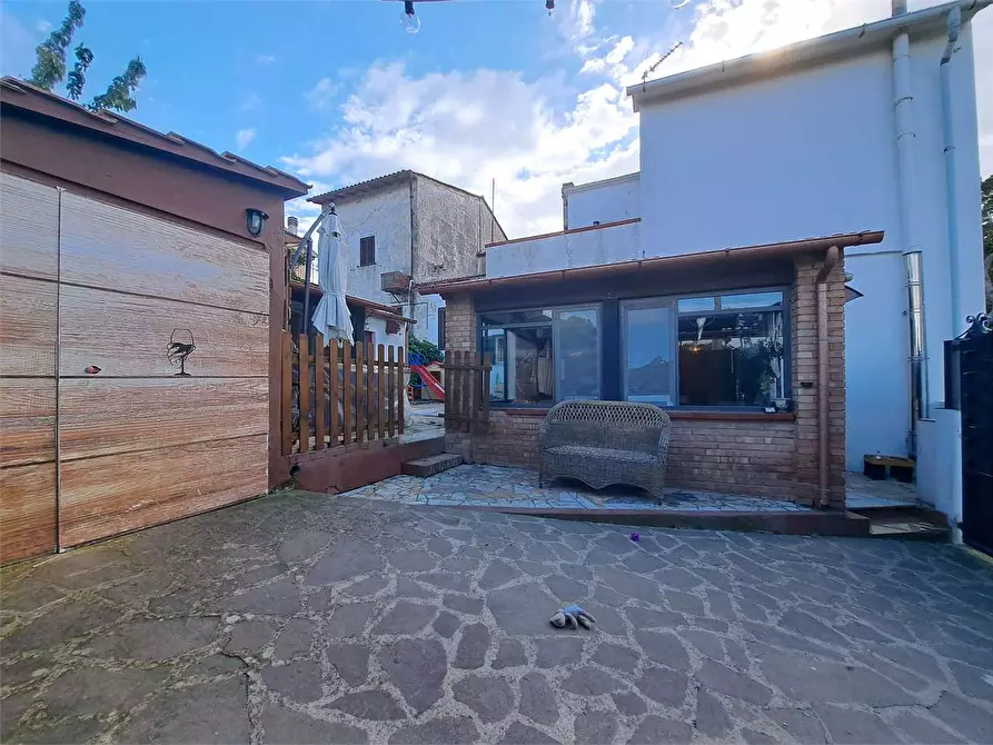 Immagine 18 di Villetta a schiera in vendita  in Via di quercianella  a Livorno