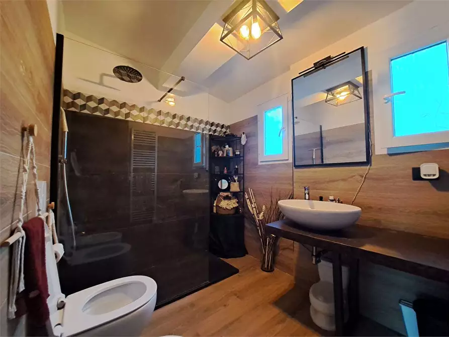 Immagine 29 di Villetta a schiera in vendita  in Via di quercianella  a Livorno