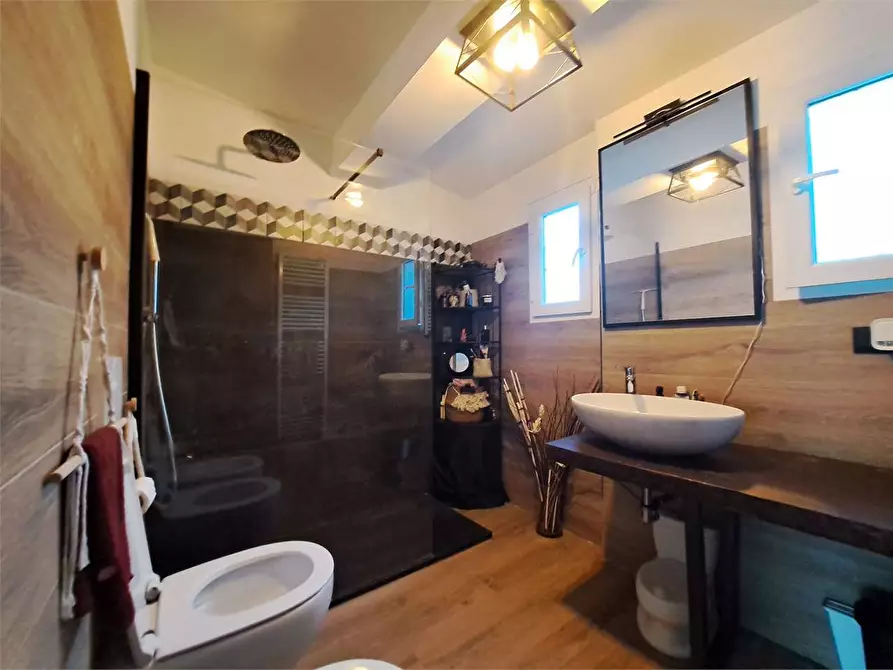 Immagine 30 di Villetta a schiera in vendita  in Via di quercianella  a Livorno