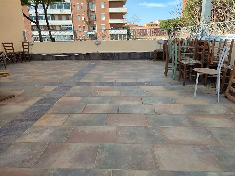 Immagine 23 di Negozio in affitto  in Via della Bastia  27 a Livorno