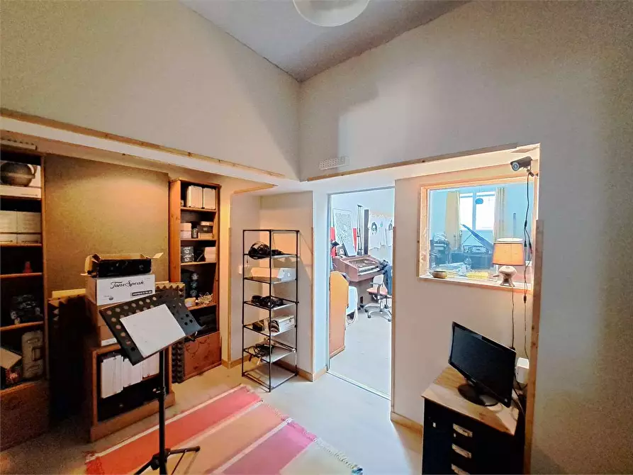 Immagine 18 di Negozio in vendita  in Via del lavoro  a Livorno