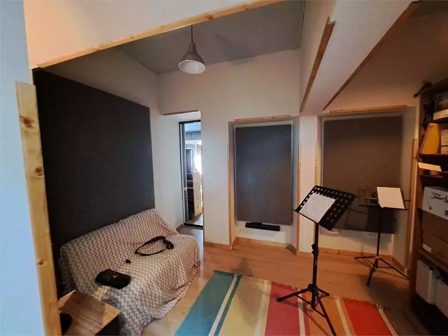 Immagine 20 di Negozio in vendita  in Via del lavoro  a Livorno