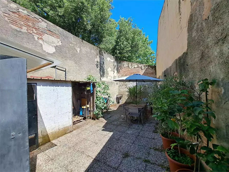 Immagine 27 di Negozio in vendita  in Via del lavoro  a Livorno