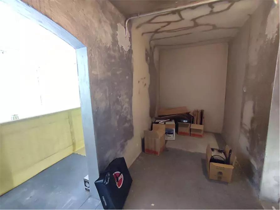 Immagine 15 di Negozio in affitto  in Via Marradi  a Livorno