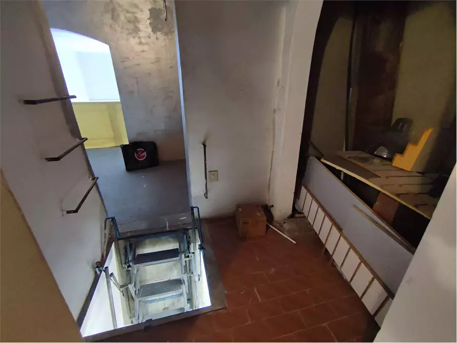Immagine 18 di Negozio in affitto  in Via Marradi  a Livorno