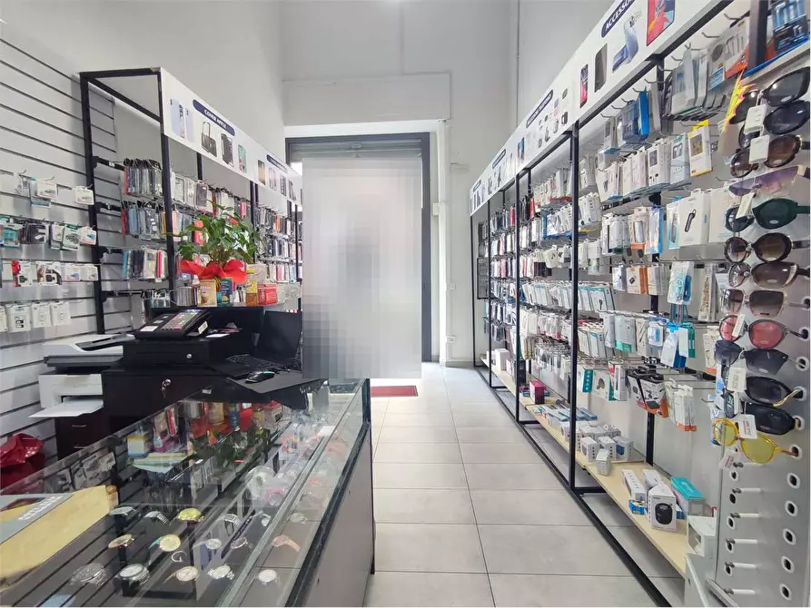 Immagine 20 di Negozio in affitto  in Via Marradi  a Livorno