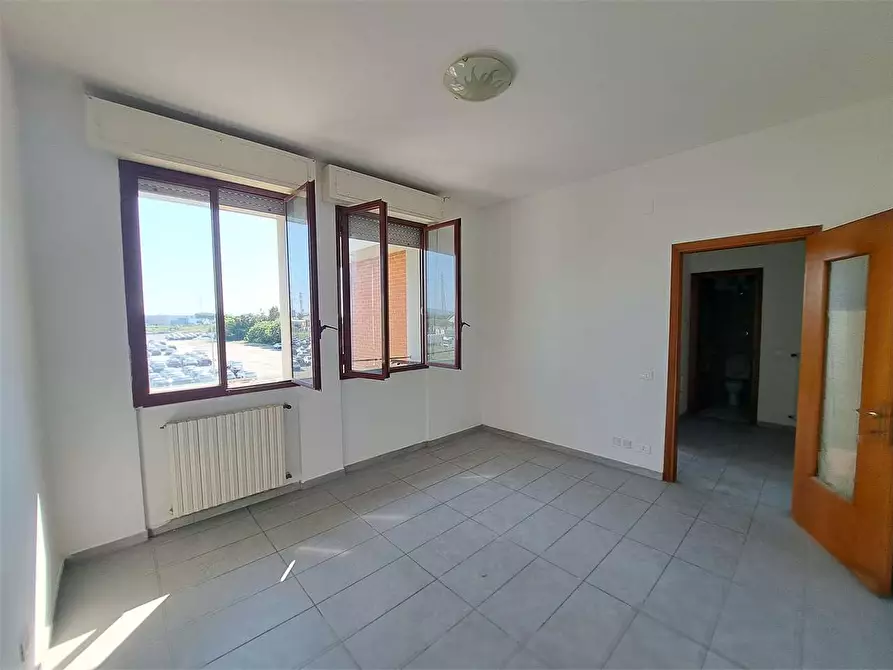 Immagine 8 di Appartamento in vendita  in Via Aiaccia 6/B a Livorno