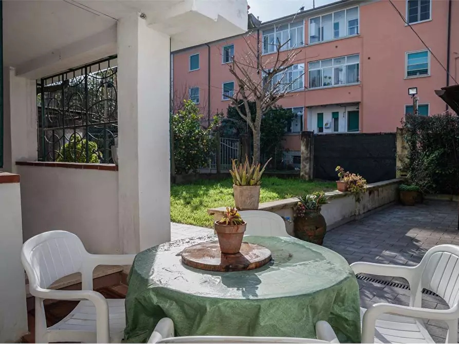 Immagine 2 di Villa in vendita  in Via Ugo Rindi 43 a Pisa