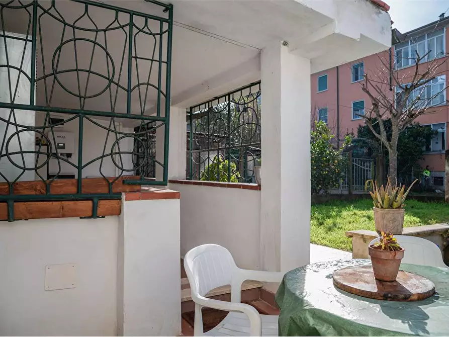 Immagine 3 di Villa in vendita  in Via Ugo Rindi 43 a Pisa