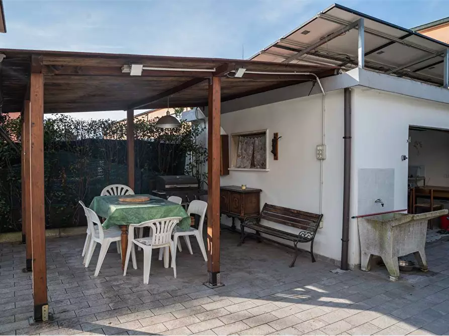 Immagine 11 di Villa in vendita  in Via Ugo Rindi 43 a Pisa