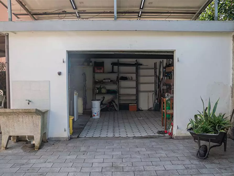 Immagine 15 di Villa in vendita  in Via Ugo Rindi 43 a Pisa