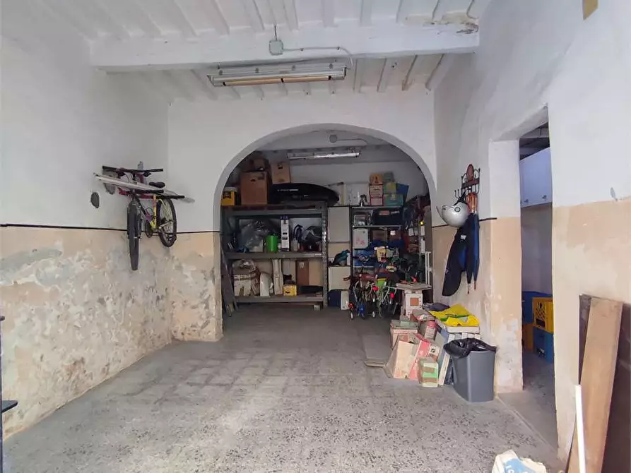 Immagine 3 di Negozio in vendita  in Corso Amedeo  a Livorno