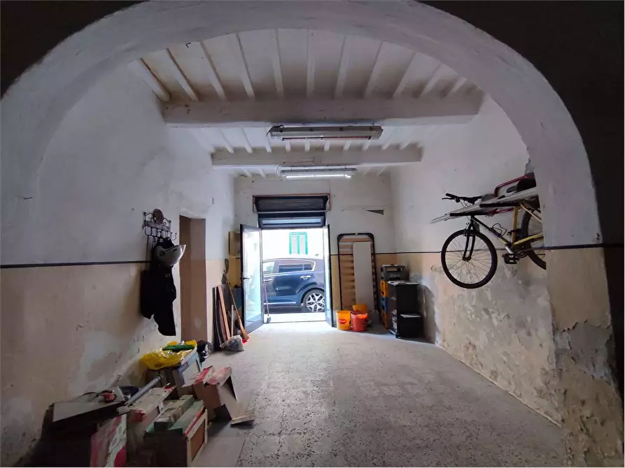 Immagine 5 di Negozio in vendita  in Corso Amedeo  a Livorno