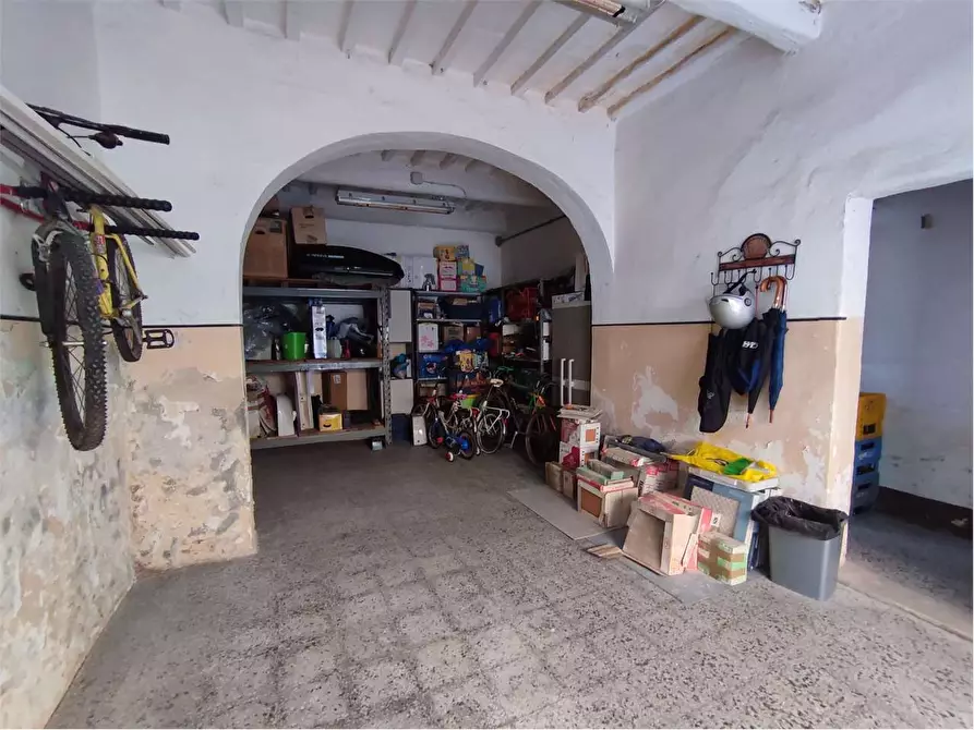 Immagine 6 di Negozio in vendita  in Corso Amedeo  a Livorno