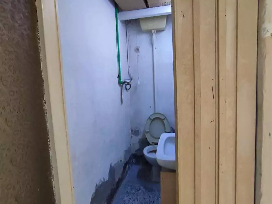 Immagine 9 di Negozio in vendita  in Corso Amedeo  a Livorno