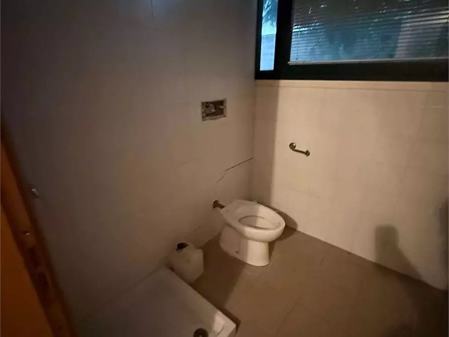 Immagine 2 di Capannone industriale in affitto  in VIA DELL'ARTIGIANATO a Livorno