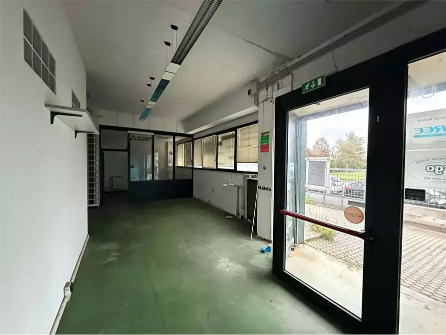 Immagine 6 di Capannone industriale in affitto  in VIA DELL'ARTIGIANATO a Livorno