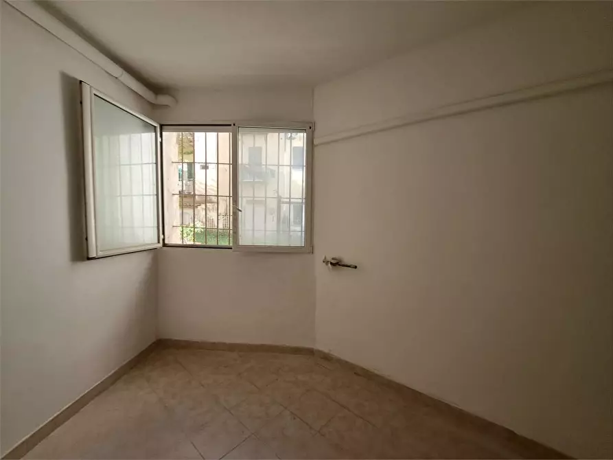 Immagine 5 di Negozio in affitto  in Via de lardarel a Livorno