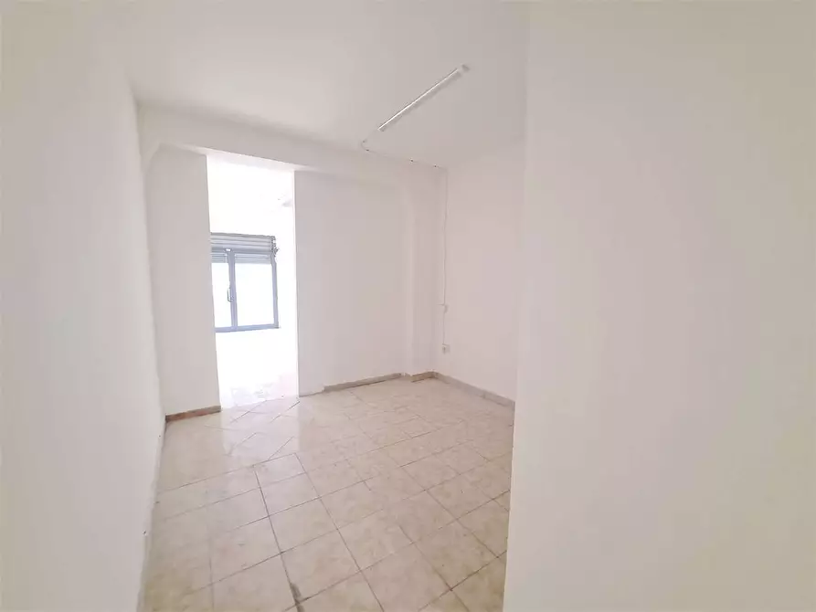 Immagine 10 di Negozio in affitto  in Via de lardarel a Livorno