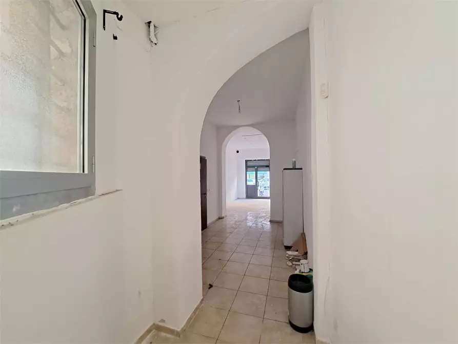 Immagine 5 di Negozio in affitto  in Via De Larderel  30 a Livorno