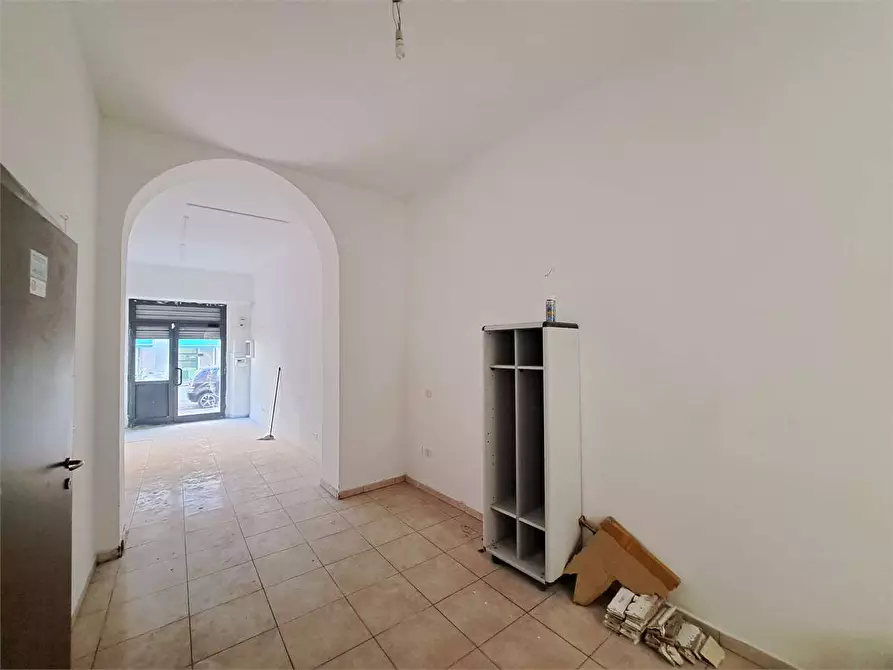 Immagine 6 di Negozio in affitto  in Via De Larderel  30 a Livorno