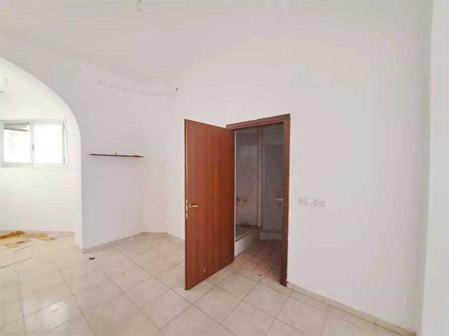 Immagine 7 di Negozio in affitto  in Via De Larderel  30 a Livorno