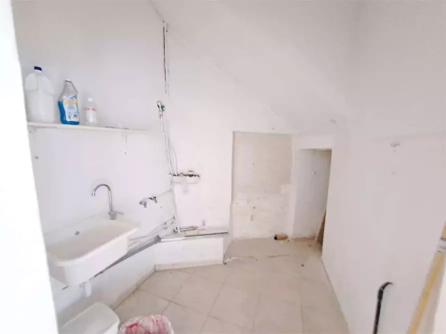 Immagine 10 di Negozio in affitto  in Via De Larderel  30 a Livorno