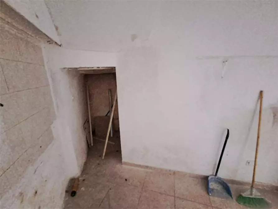 Immagine 18 di Negozio in affitto  in Via De Larderel  30 a Livorno