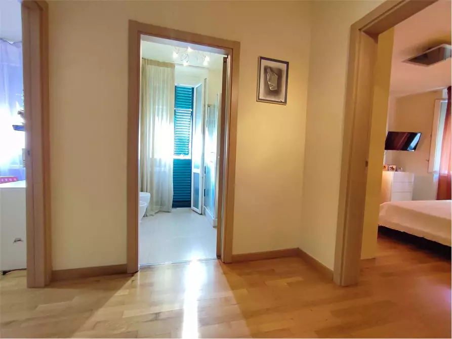 Immagine 5 di Appartamento in vendita  in Via Tiberio Scali  a Livorno