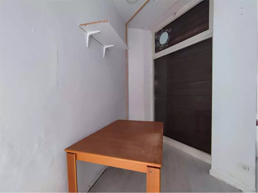 Immagine 8 di Negozio in affitto  in Via delle bandiere  42 a Livorno