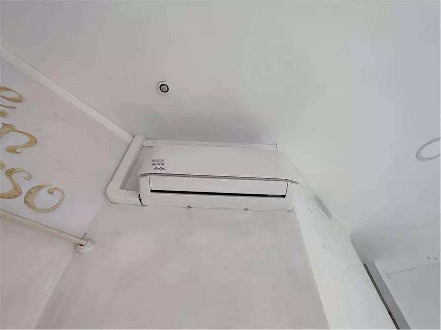 Immagine 12 di Negozio in affitto  in Via delle bandiere  42 a Livorno