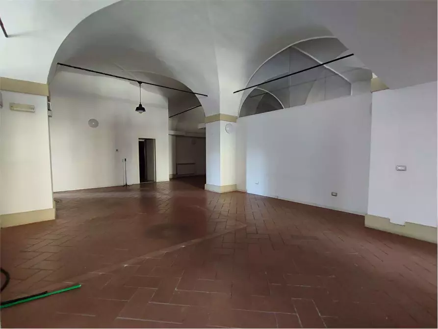 Immagine 7 di Ufficio in affitto  in SCALI DOGANA D'ACQUA a Livorno