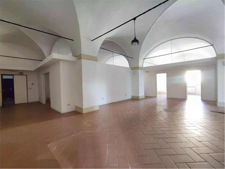 Immagine 3 di Ufficio in affitto  in SCALI DOGANA D'ACQUA a Livorno