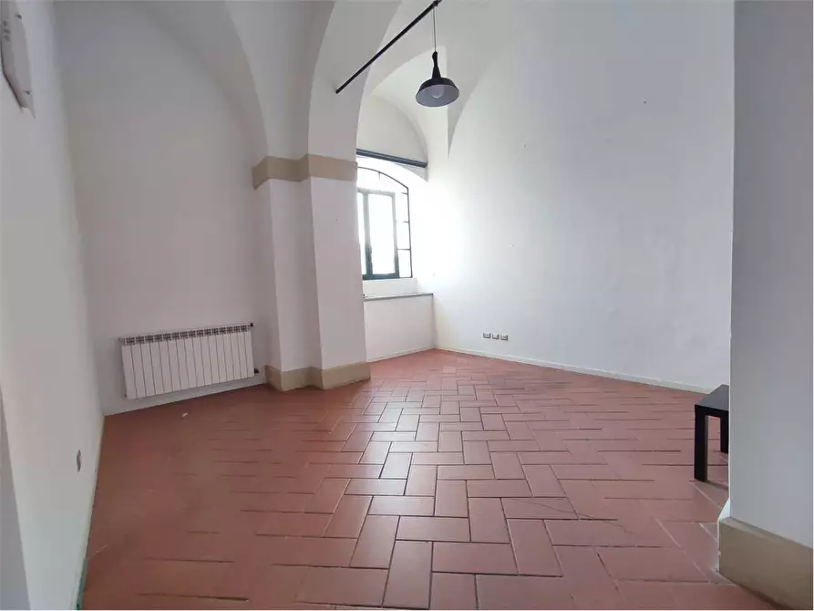 Immagine 10 di Ufficio in affitto  in SCALI DOGANA D'ACQUA a Livorno