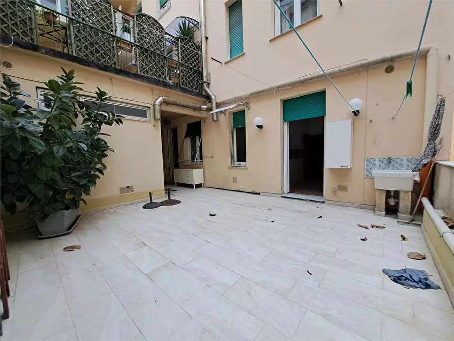 Immagine 17 di Appartamento in vendita  in Via dei cavaglieri  a Livorno