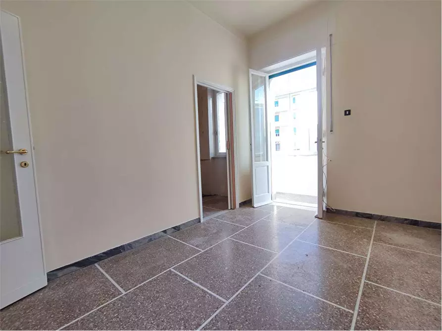 Immagine 10 di Appartamento in vendita  in VIA MENASCI 18 a Livorno