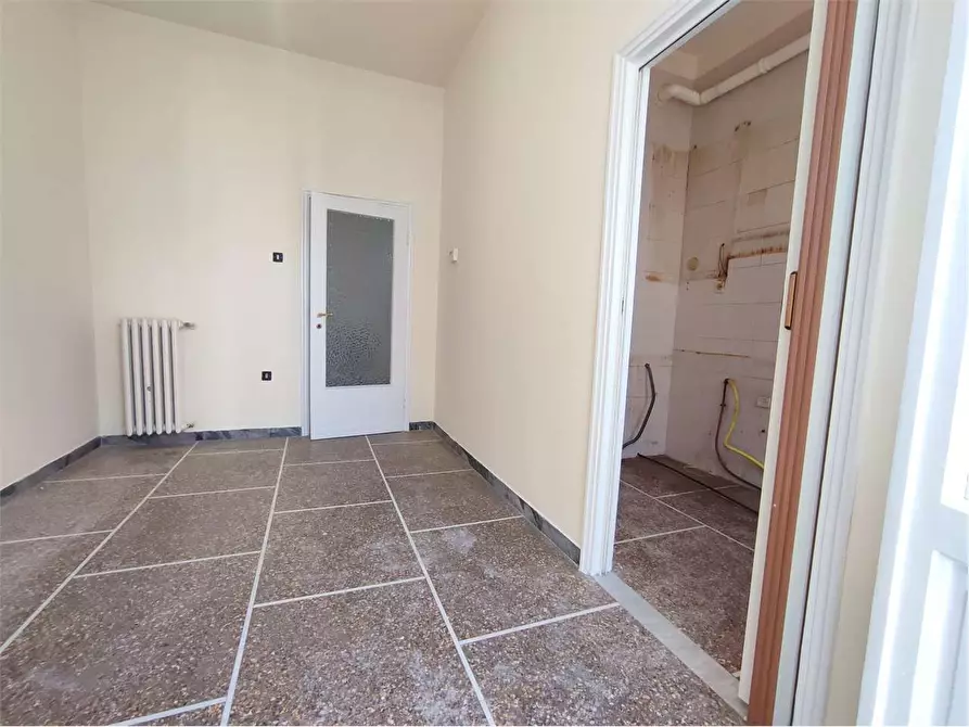 Immagine 12 di Appartamento in vendita  in VIA MENASCI 18 a Livorno