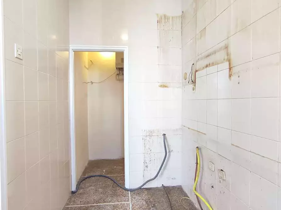 Immagine 13 di Appartamento in vendita  in VIA MENASCI 18 a Livorno