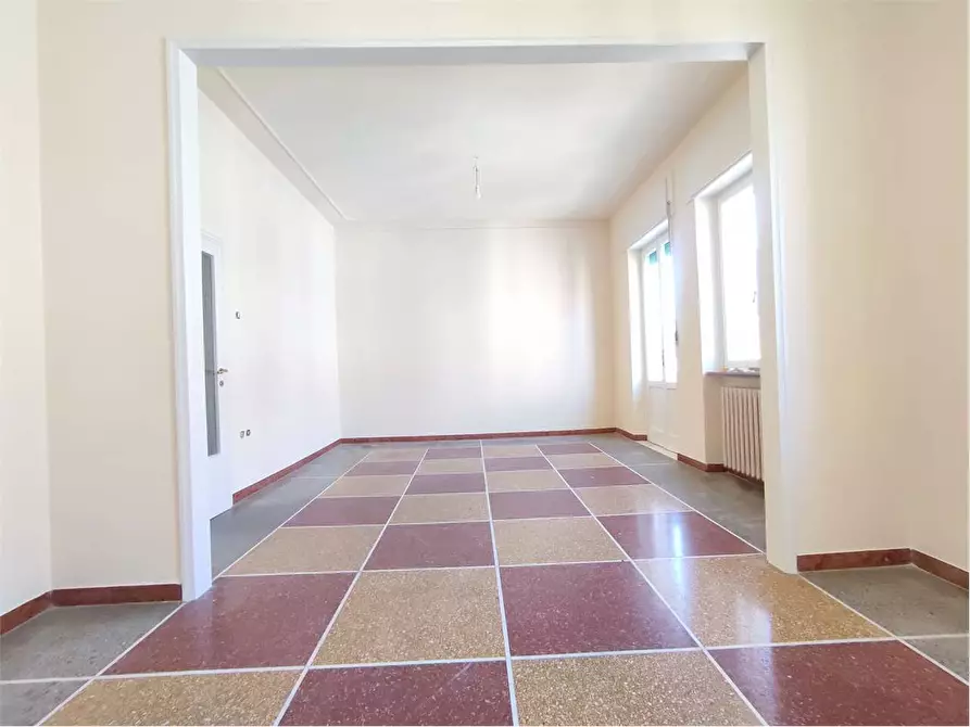 Immagine 4 di Appartamento in vendita  in VIA MENASCI 18 a Livorno