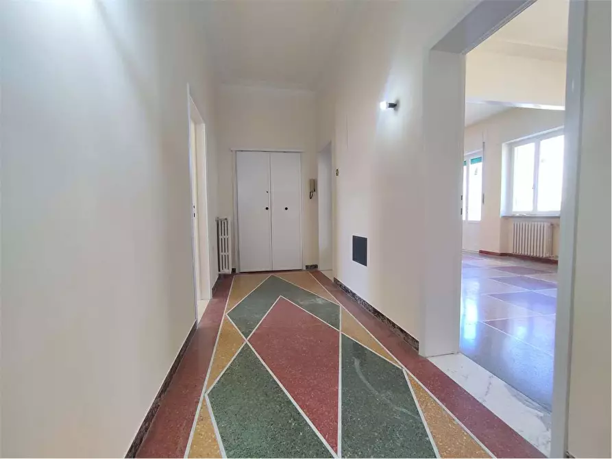 Immagine 5 di Appartamento in vendita  in VIA MENASCI 18 a Livorno