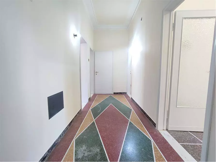 Immagine 7 di Appartamento in vendita  in VIA MENASCI 18 a Livorno